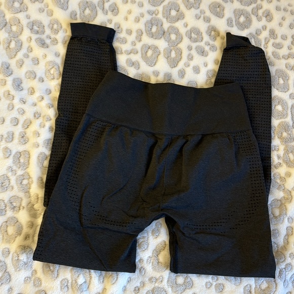 Gymshark Leggings - Picture 2 of 2